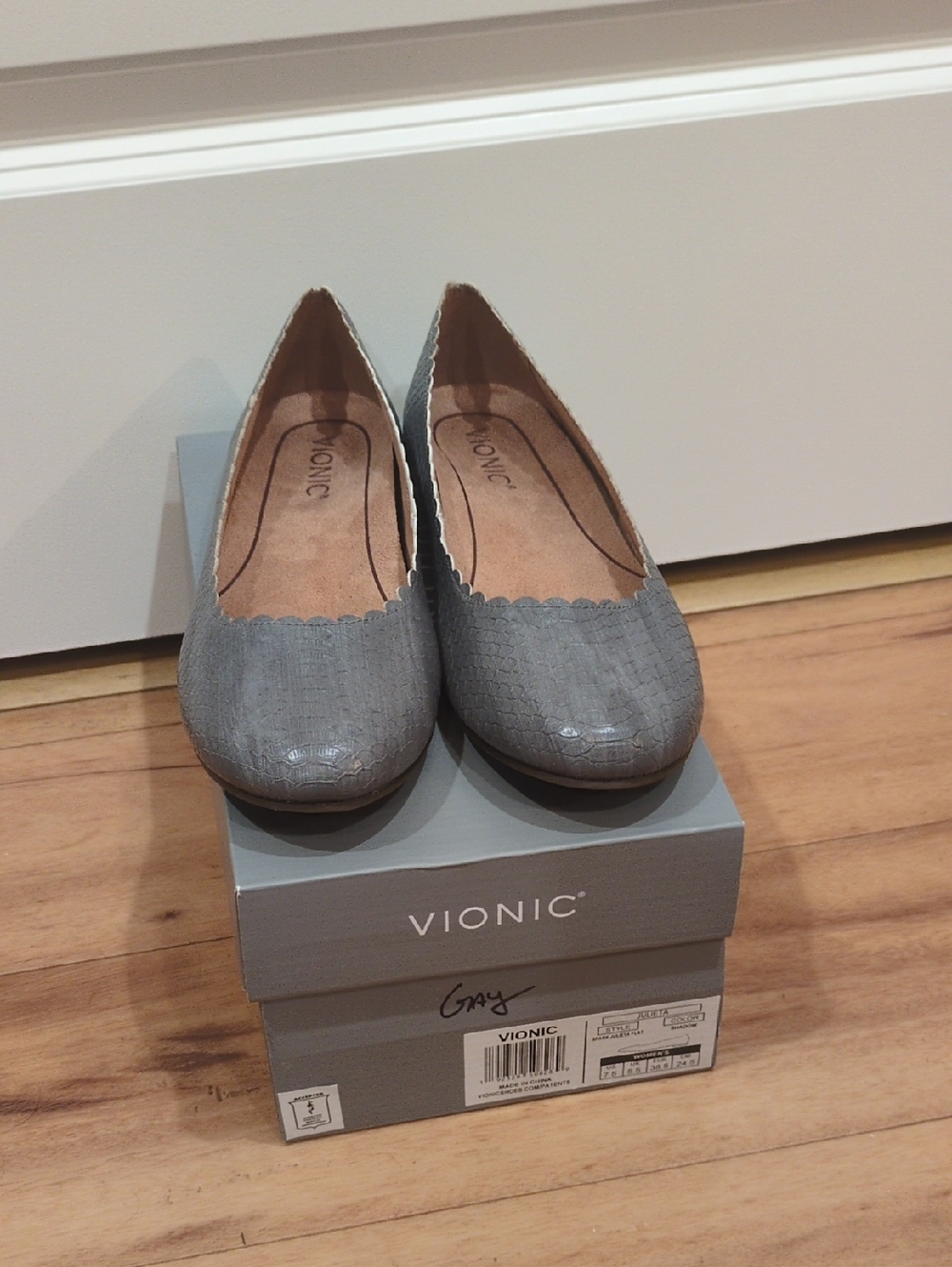 Vionic Julieta Spark Flat Womens 7.5 Embossed Reptile Shadow Gray Dress Shoe